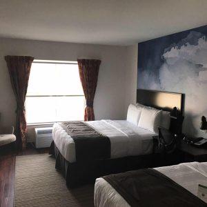 Hotel room with 2 beds